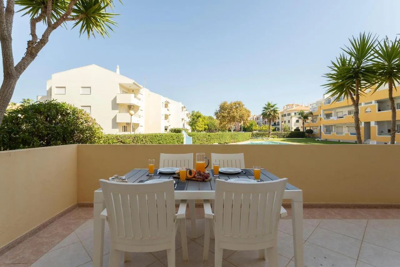 Centralgarve - Spacious & Elegant - Vilamoura W Pool - Jacarandas Quarteira 0*,  Portugal
